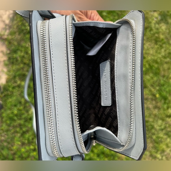 Steve Madden | Sky Blue Crossbody Purse - Picture 5 of 8